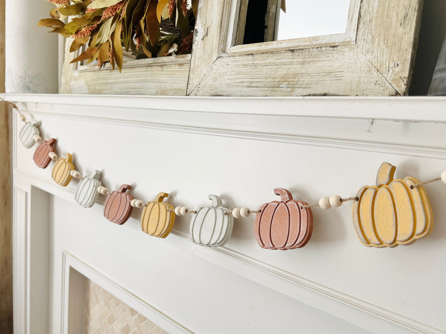 Fall pumpkin garland decoration for autumn mantle