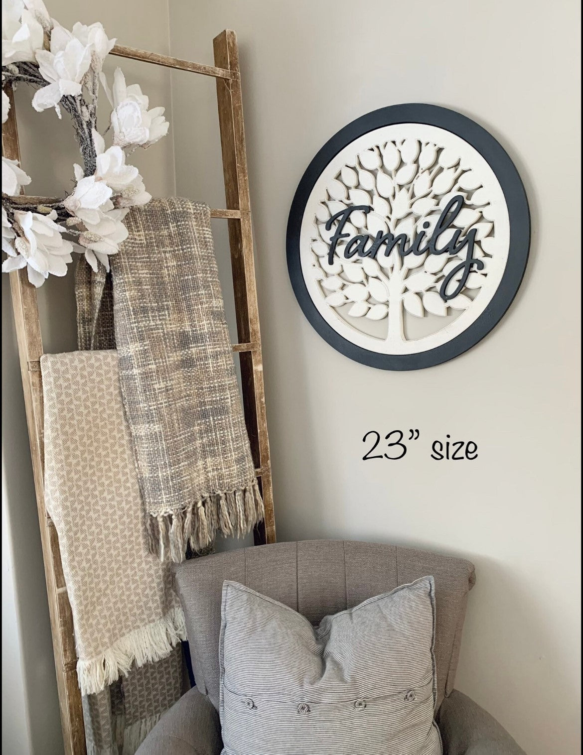 Custom Family tree last name round sign, Personalize with last name or the word "family"