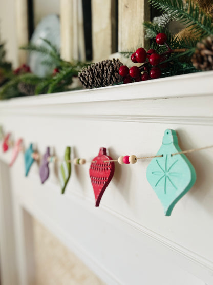 Vintage Ornaments garland