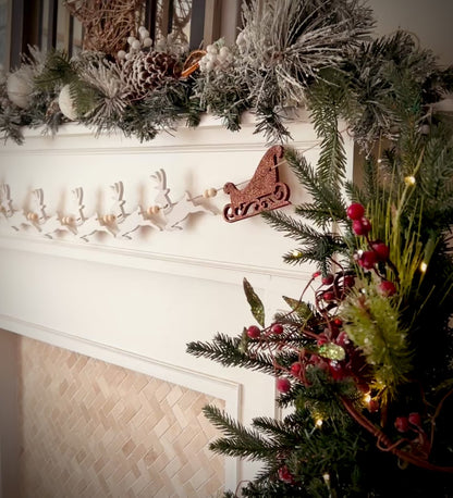 Sleigh and reindeer garland - DIY